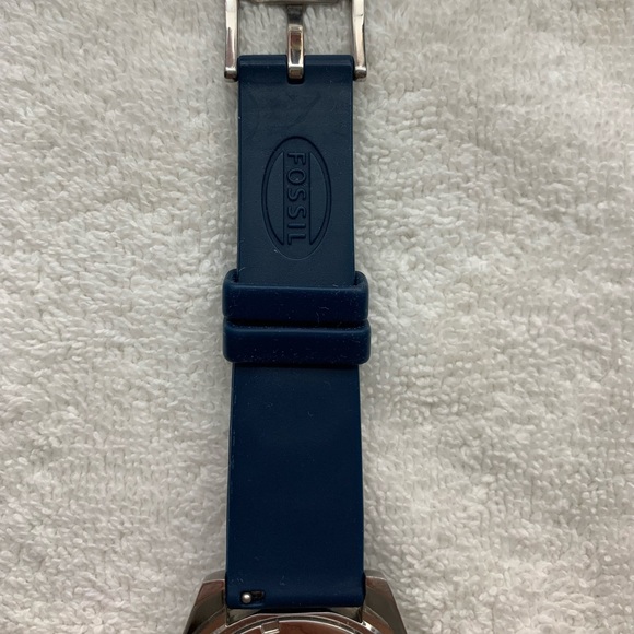 - Fossil Women Blue Watch Gently Used No box - Picture 7 of 11